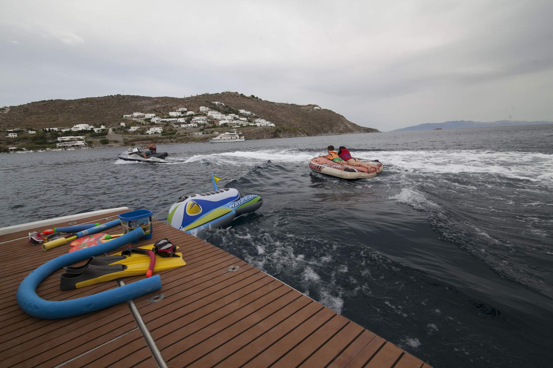 Ferretti - Motor Yacht in Mikonos