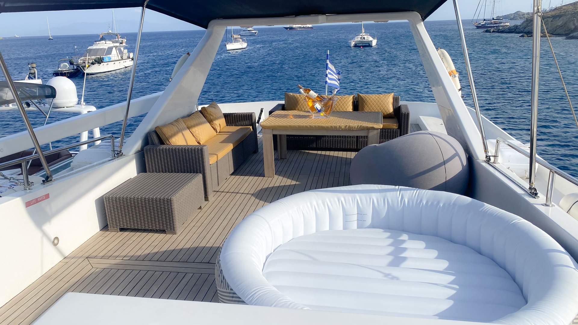 Superphantom - Motor Yacht in Mikonos