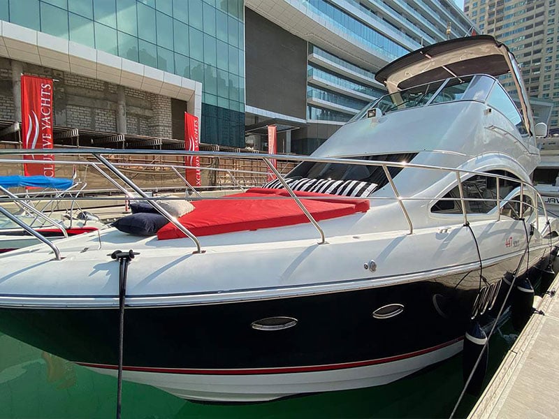 Cruiser 47 - Motor Yacht