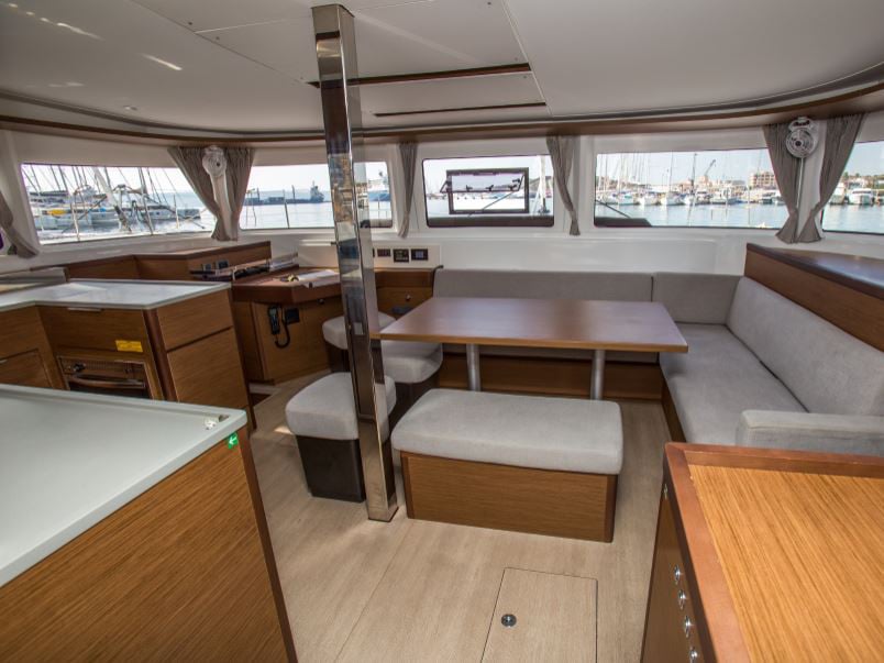 Sea Star - Katamaran içinde Lavrio