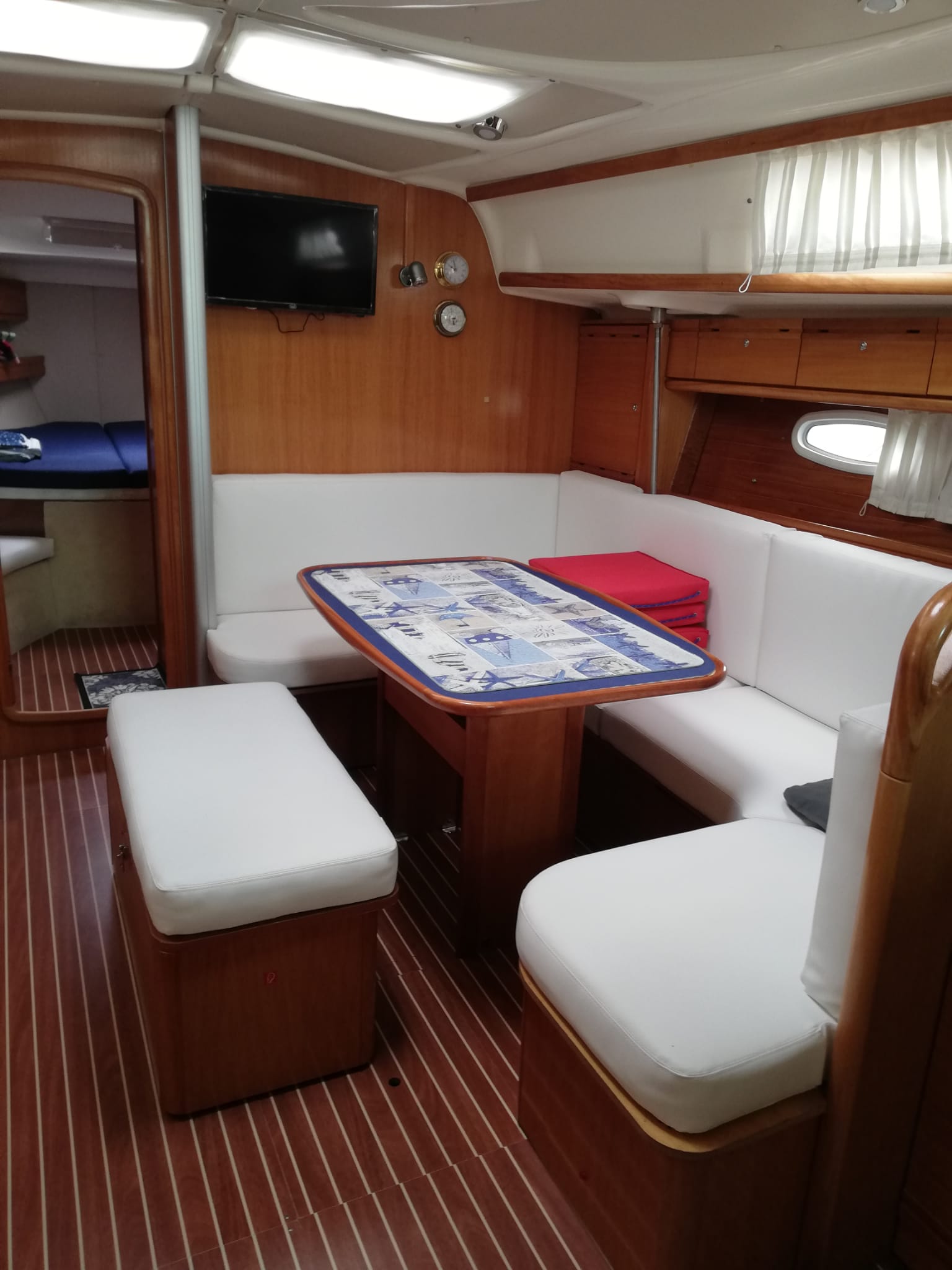 Torno Sabato - Sailboat in Procida