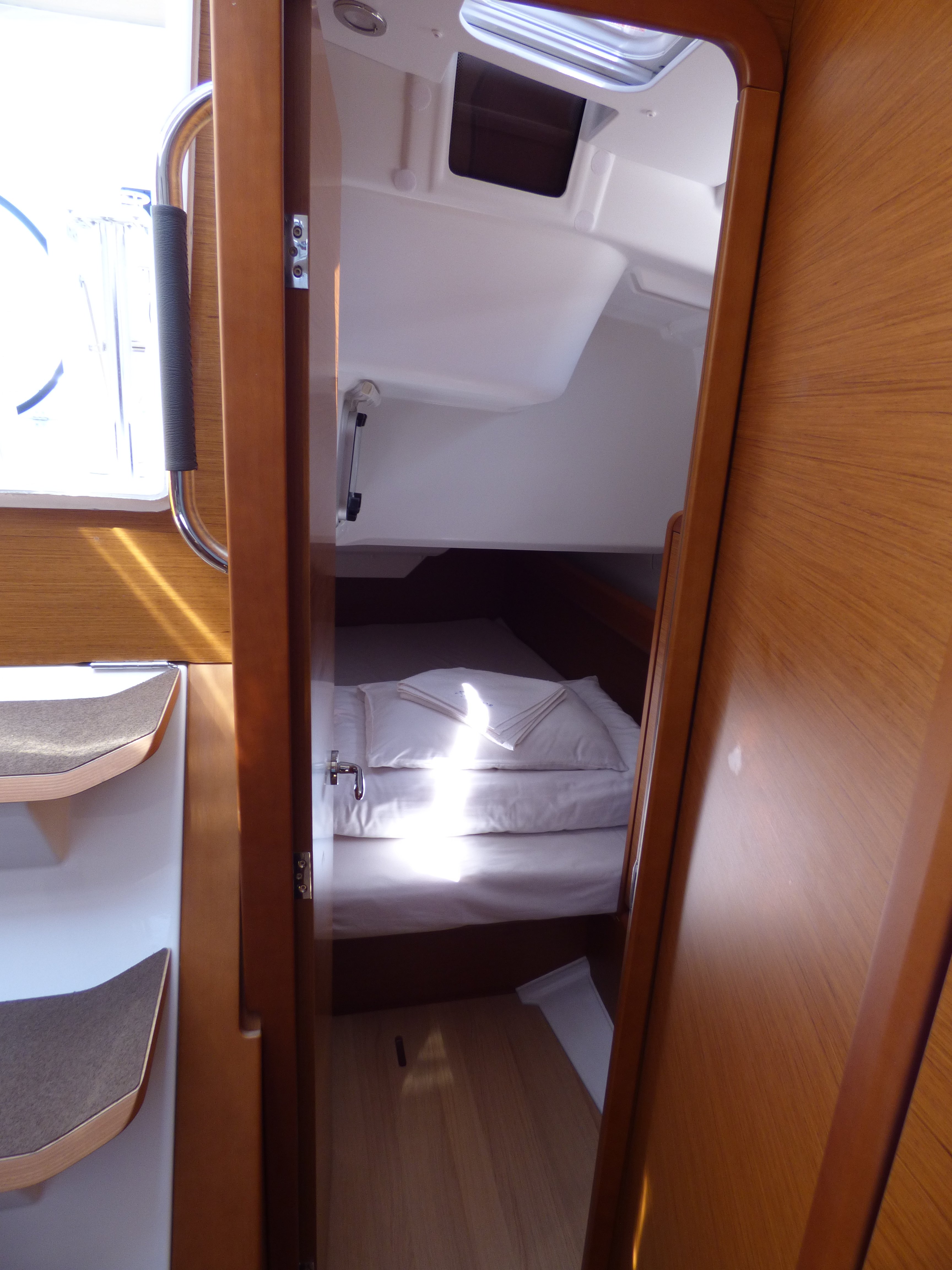 VACSKAMATI (WED-WED) - Yelkenli içinde Kaštel Gomilica