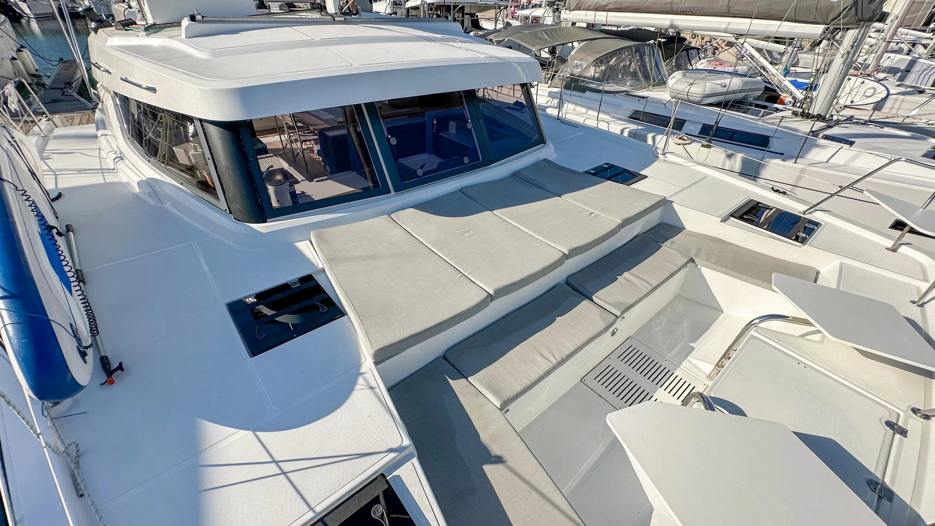 Amon Re - Catamaran in Kaštel Gomilica