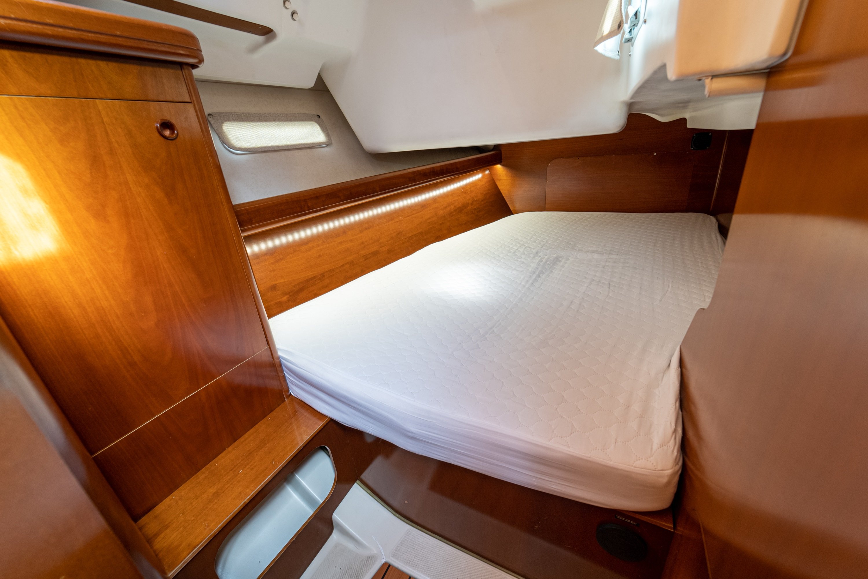 Aeolian Too (Solar, heating, Plotter) - Sailboat in Kavala