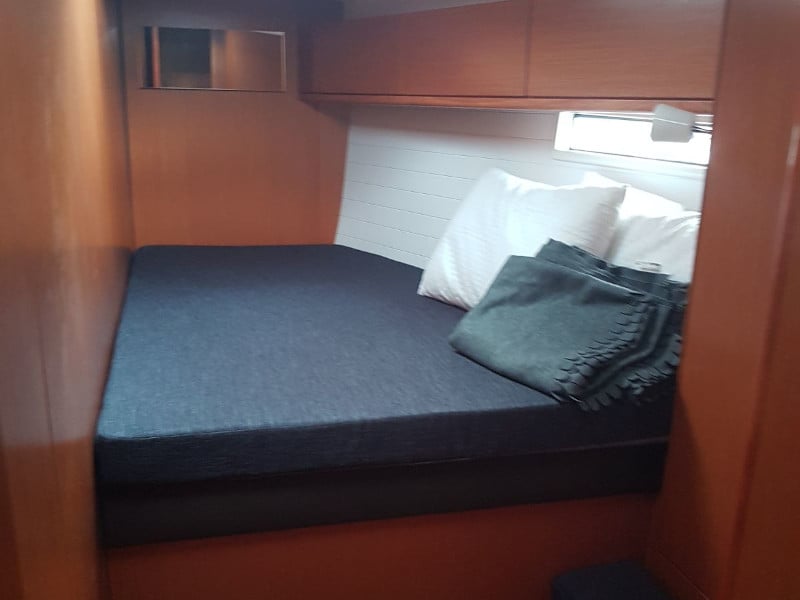 Nora - Sailboat in Palermo