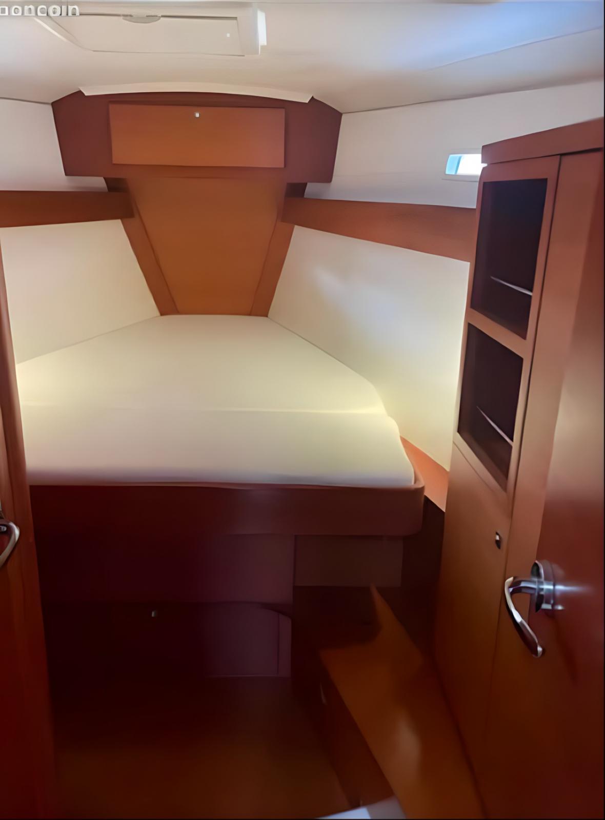 Avel Heol - Sailboat in Marseille