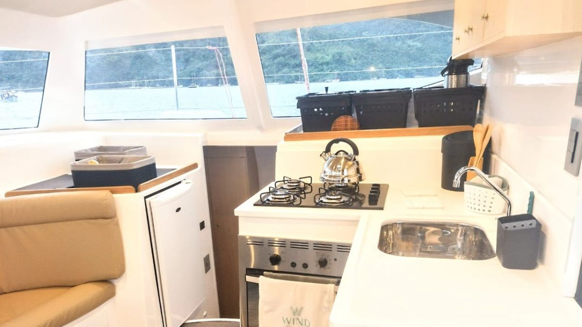 Kanhka - Catamaran in Paraty