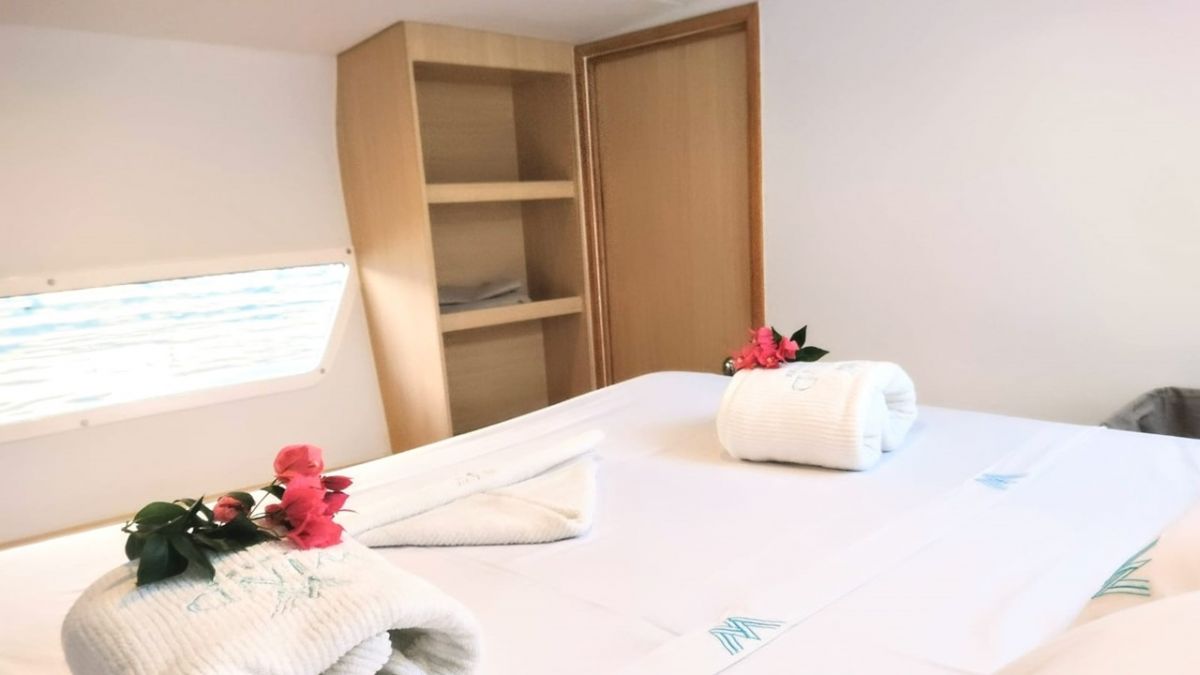 Kanhka - Catamaran in Paraty