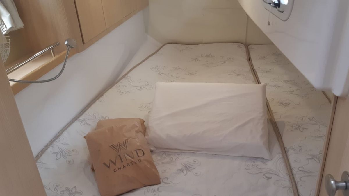 Nossa Toca - Sailboat in Paraty