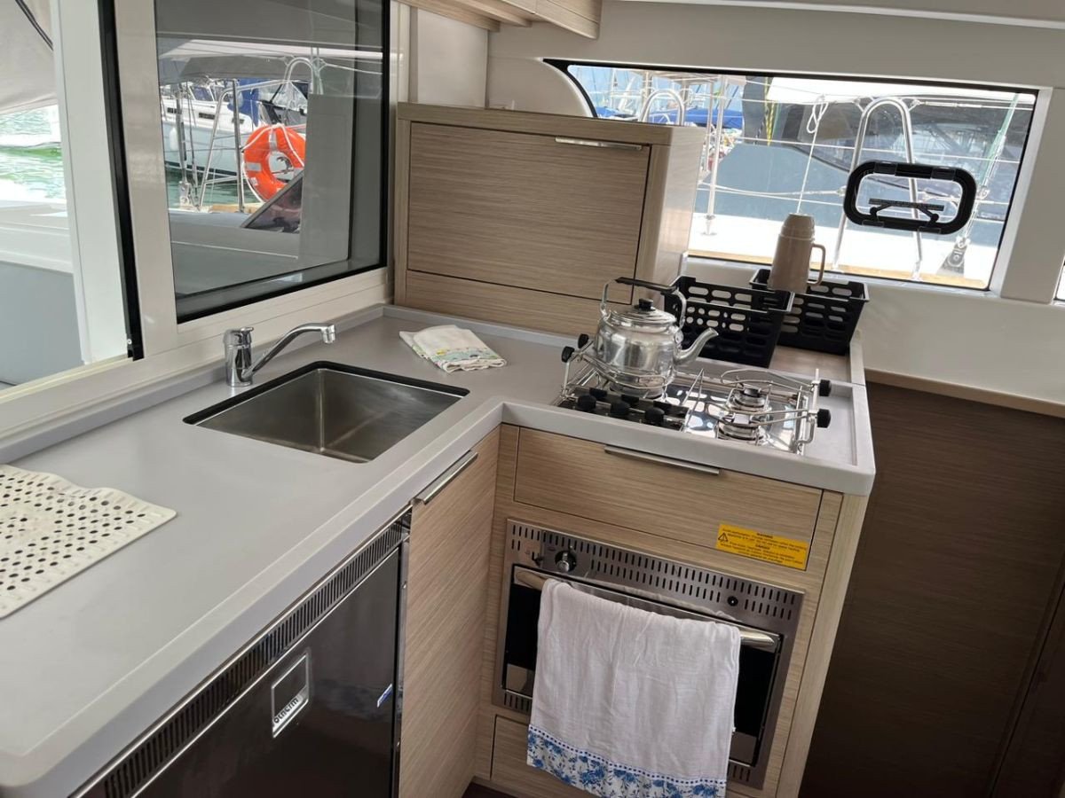 BALACOBACO - Catamaran in Paraty