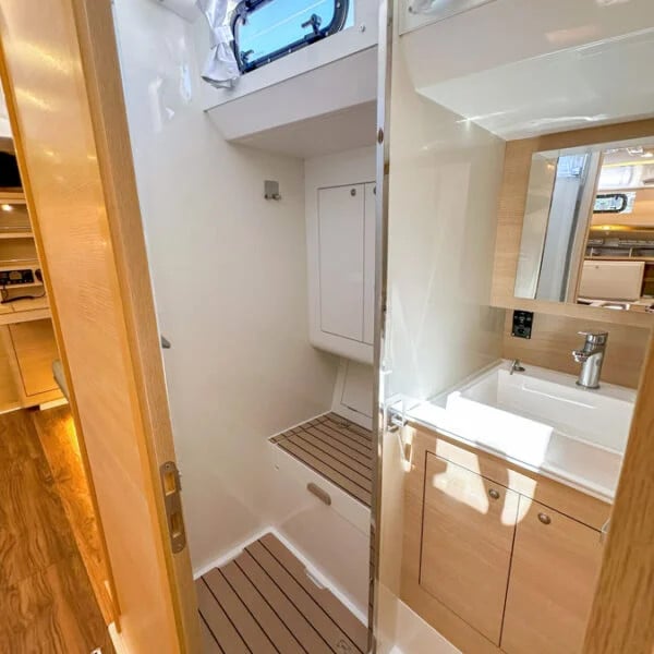 TUTO PASSA - Sailboat in Paraty