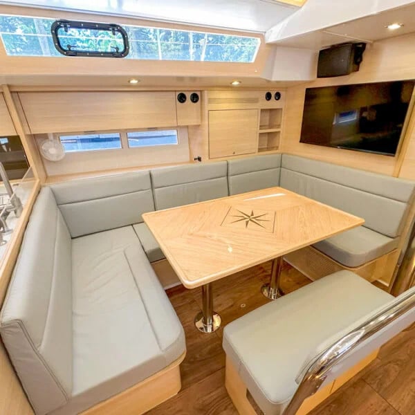 TUTO PASSA - Sailboat in Paraty