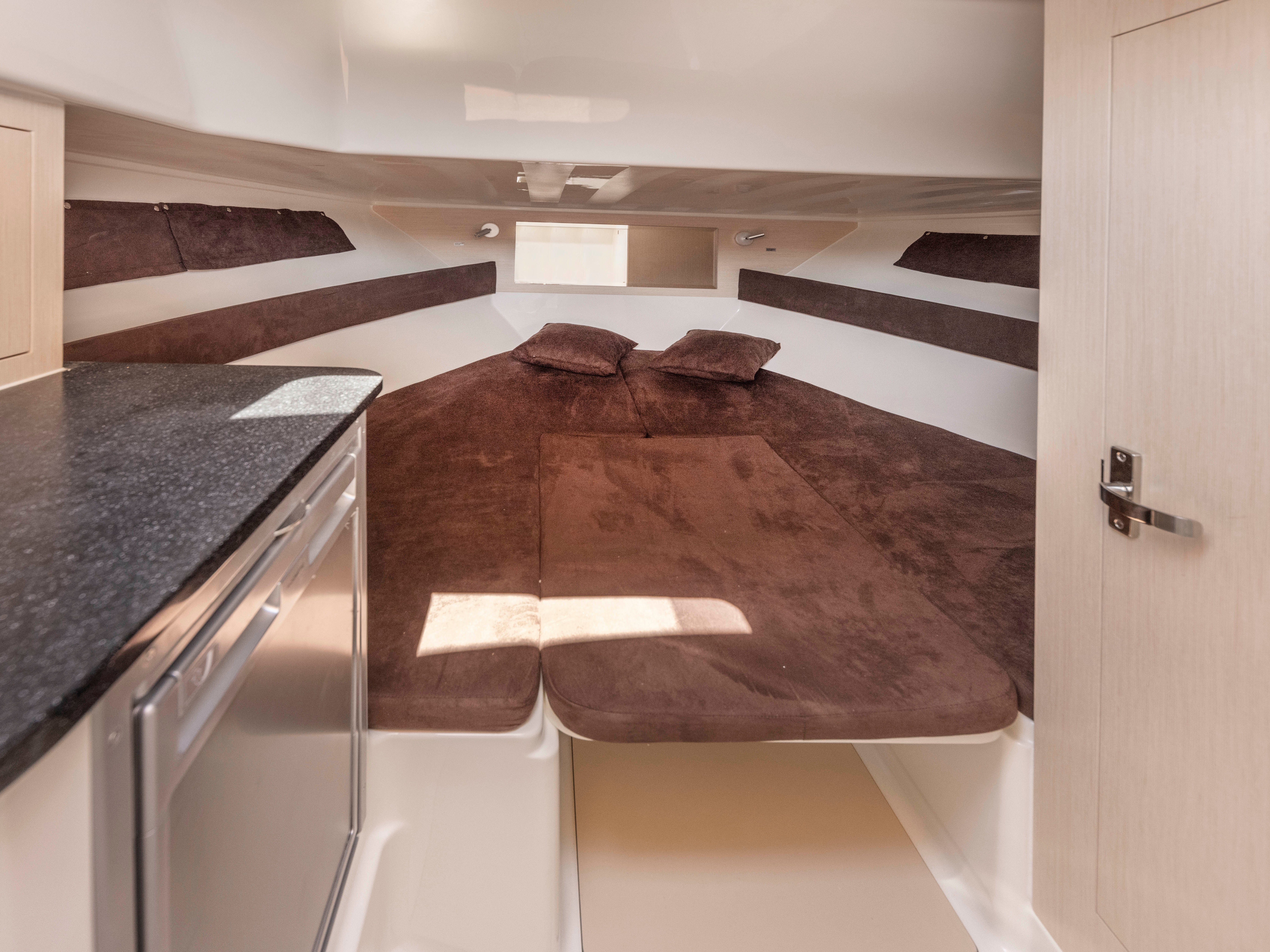 275321ML - Motor Yacht in Mali Lošinj