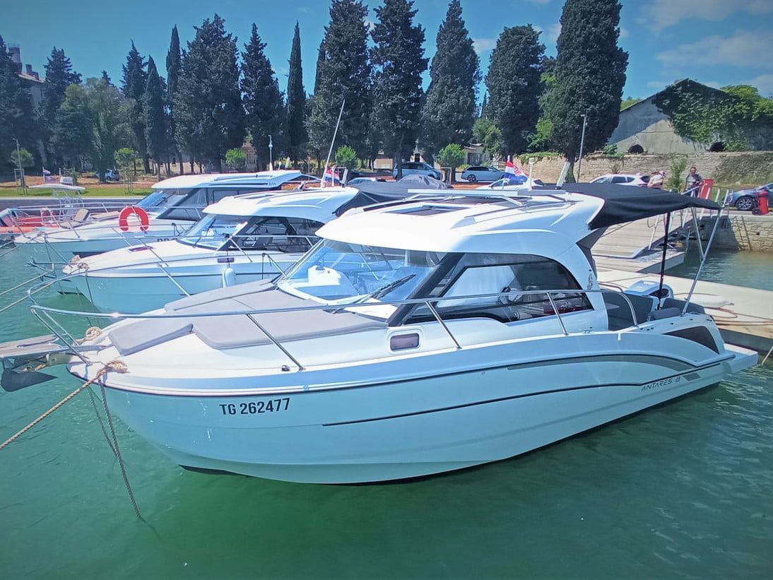 ISABELLE - Motor Yacht in Pula