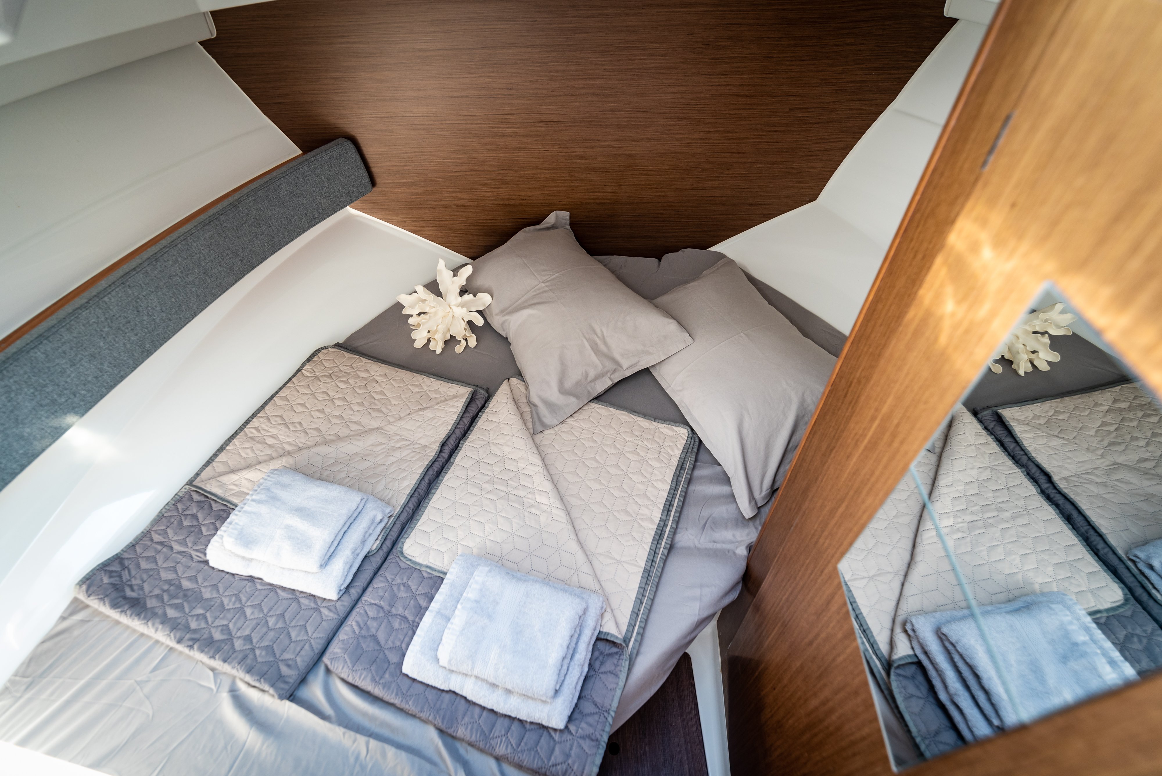 Lilli - Motor Yat içinde Pula