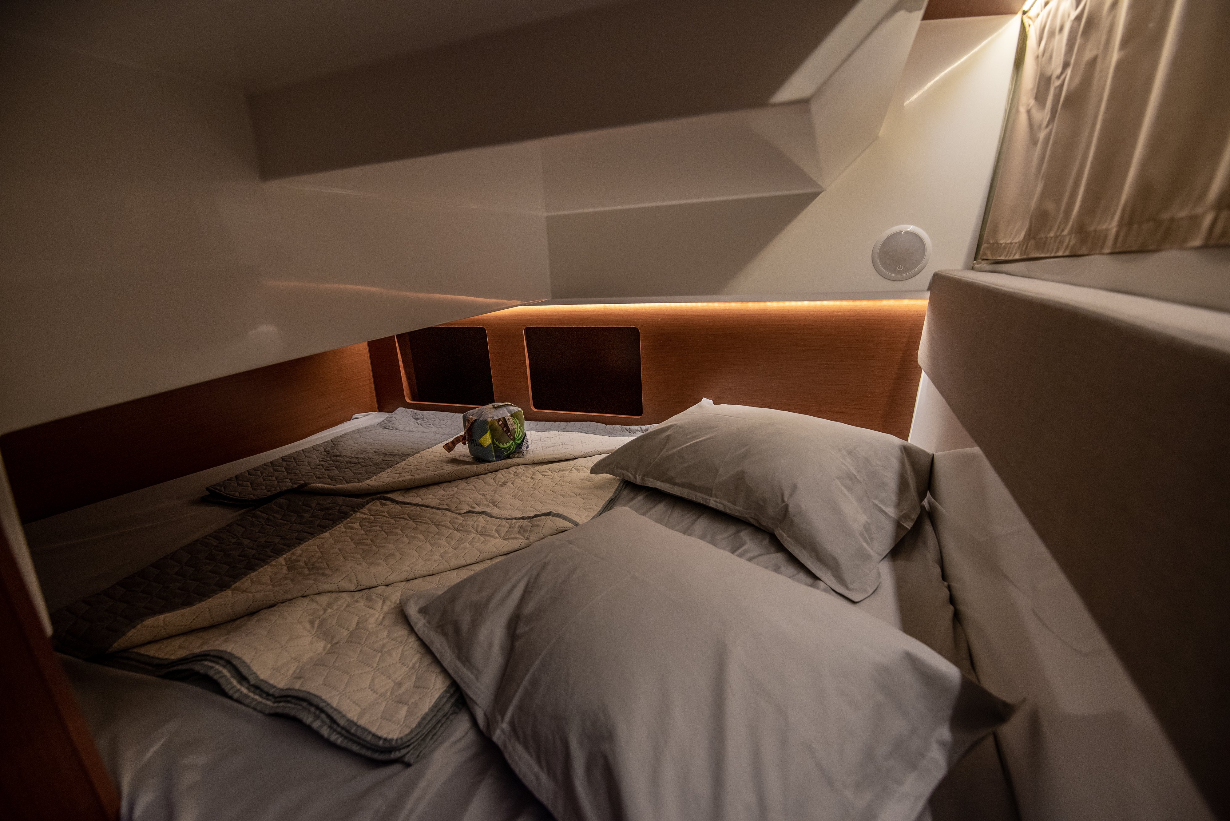 Leonie - Motor Yat içinde Pula