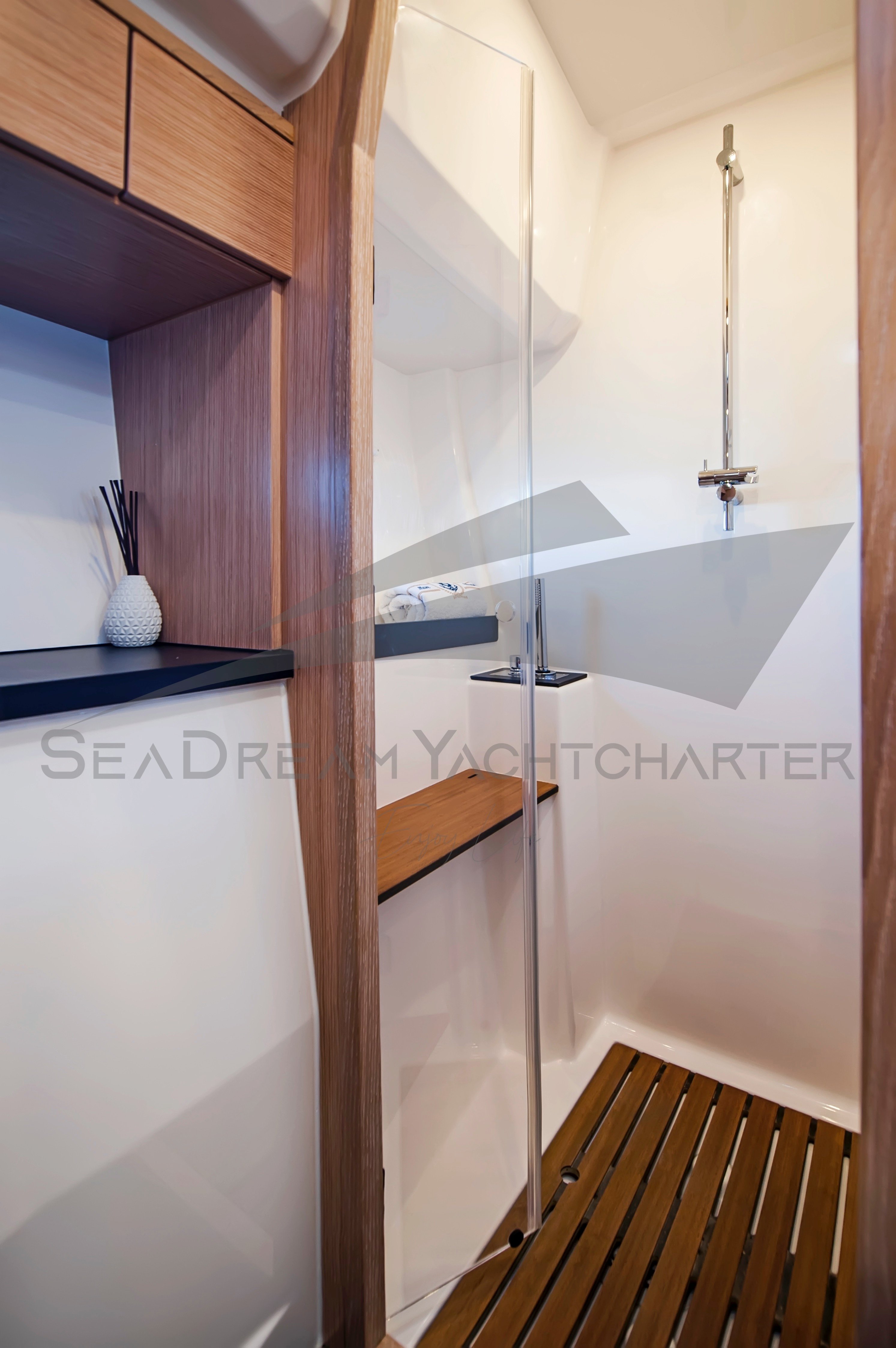 SUNSHINE - Motor Yacht in Bibinje