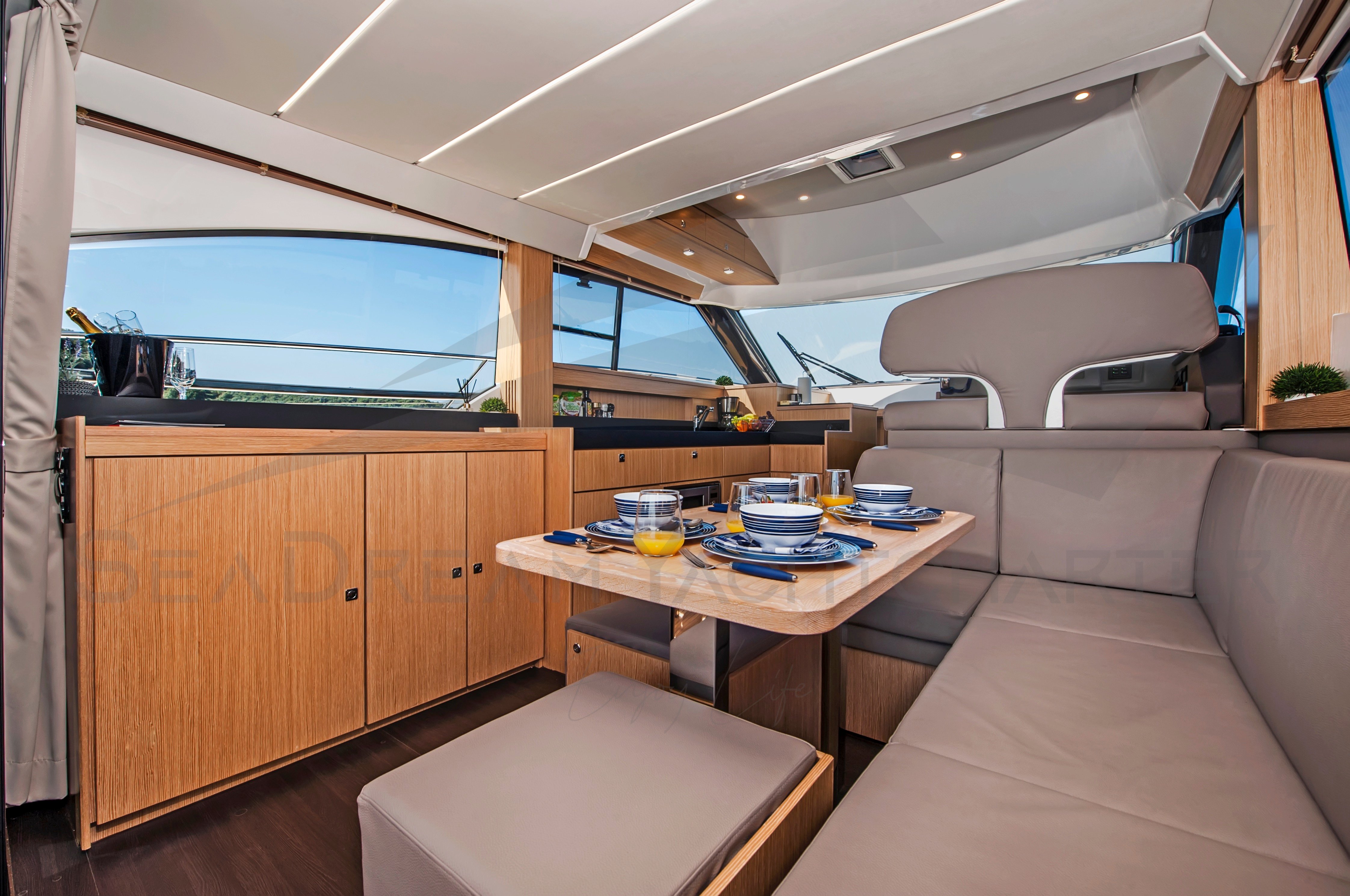 SUNSHINE - Motor Yacht in Bibinje