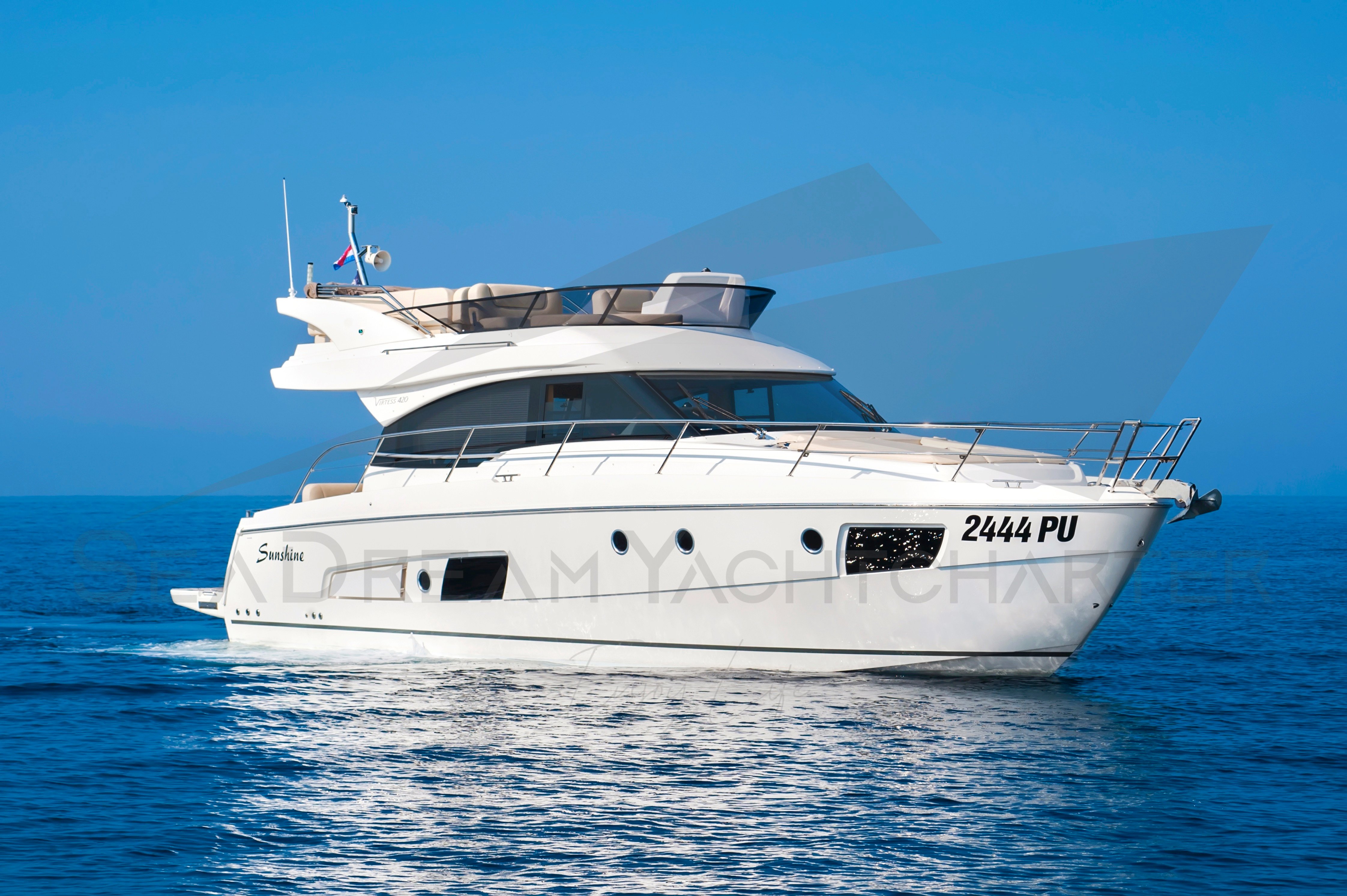 SUNSHINE - Motor Yacht in Bibinje