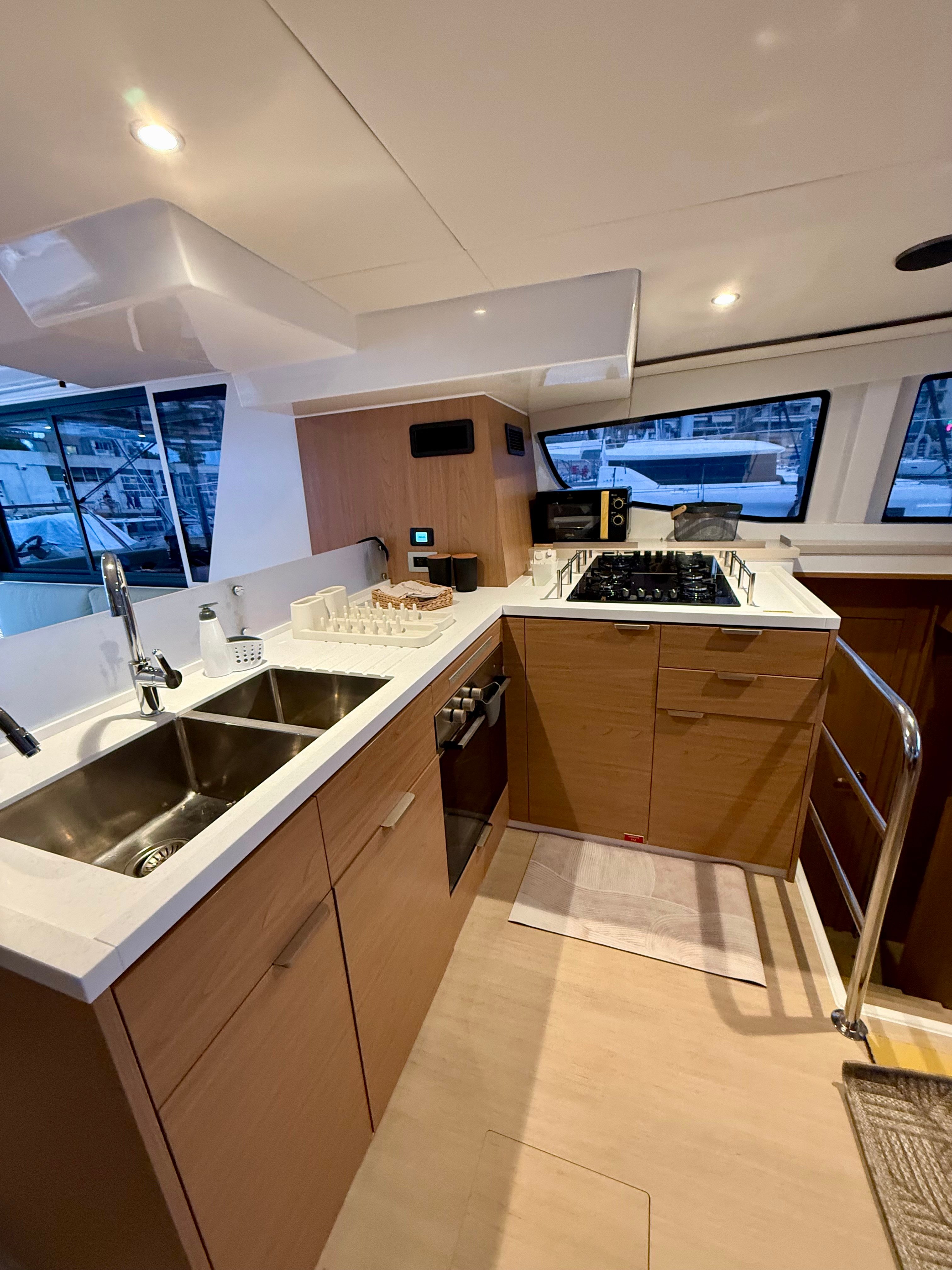 Keysmet - Catamaran in Tourlos