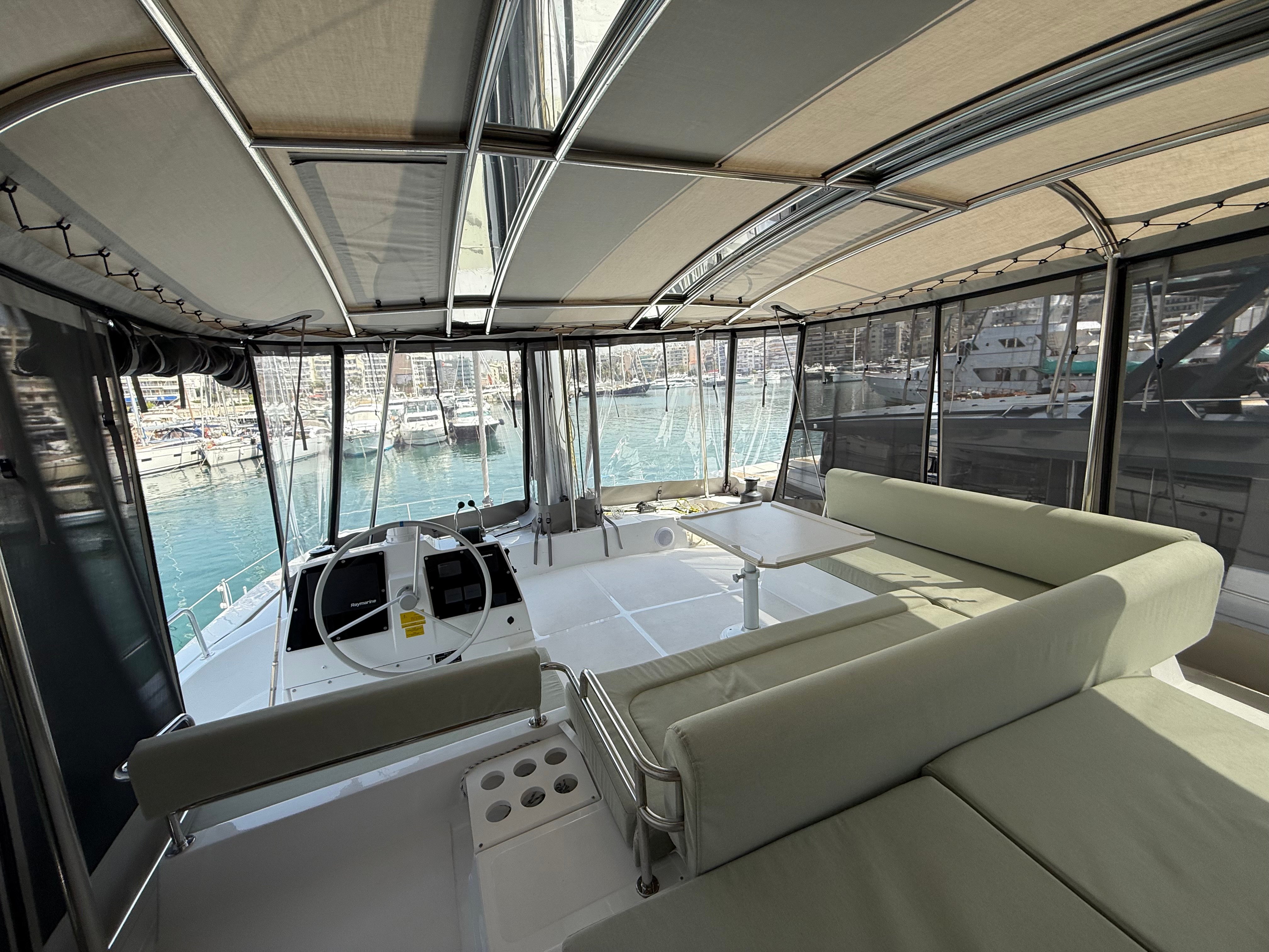 Keysmet - Catamaran in Tourlos