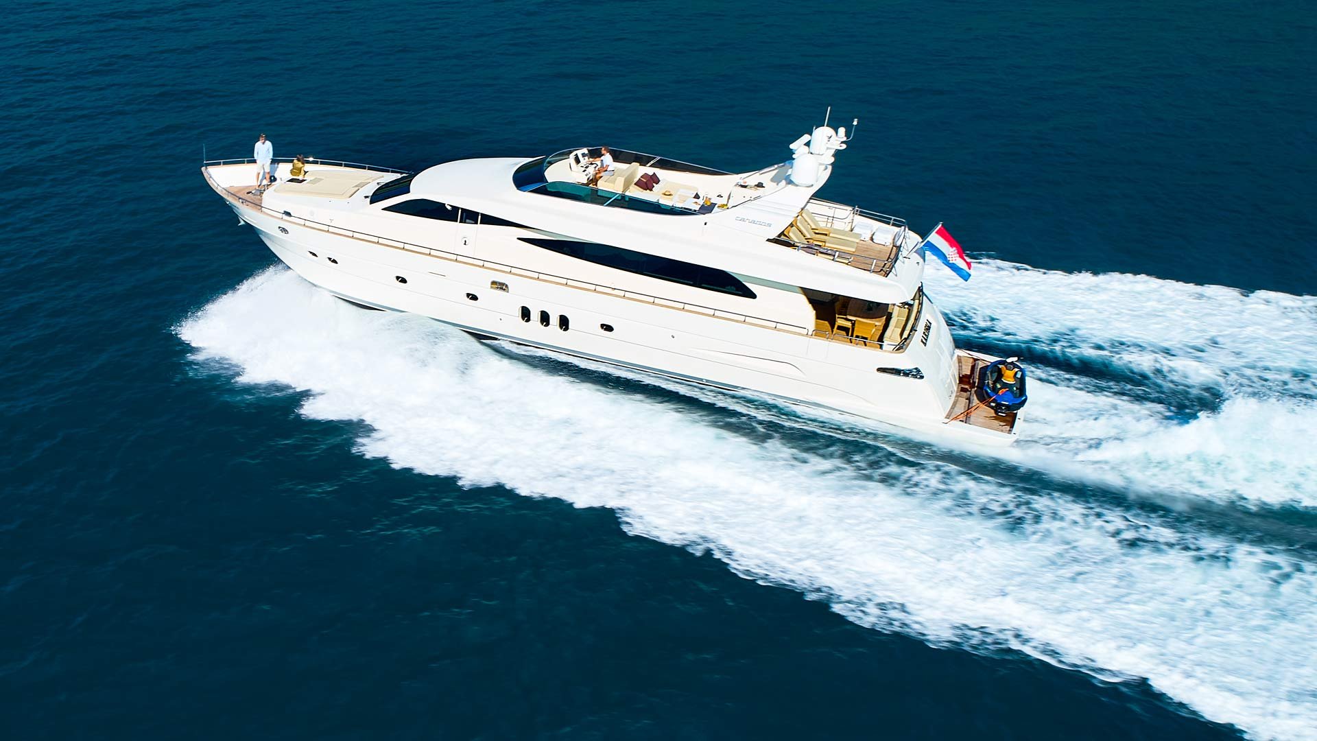 Karisma - Motor Yacht in Baška Voda