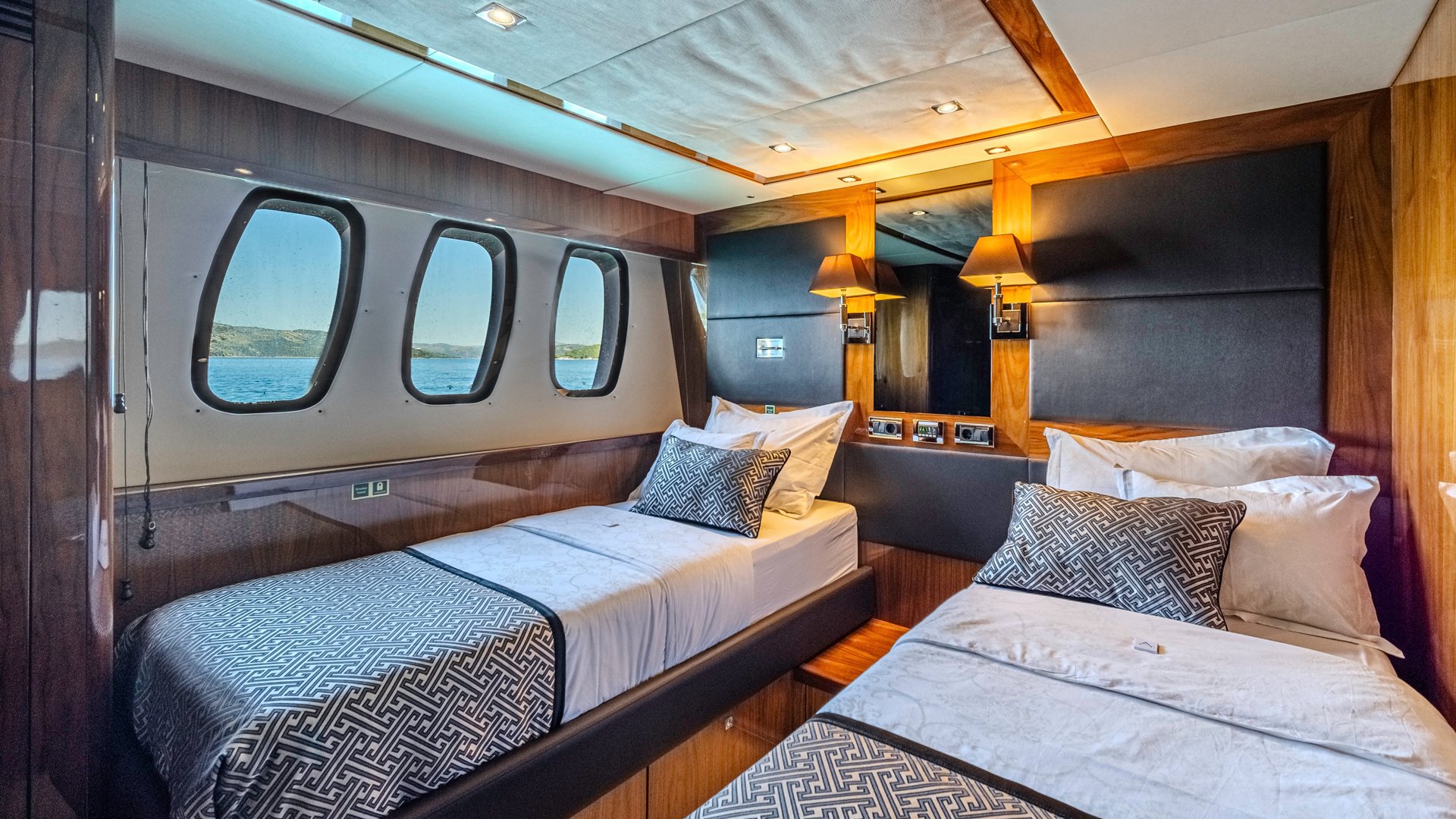 Arago - Motor Yacht in Trogir