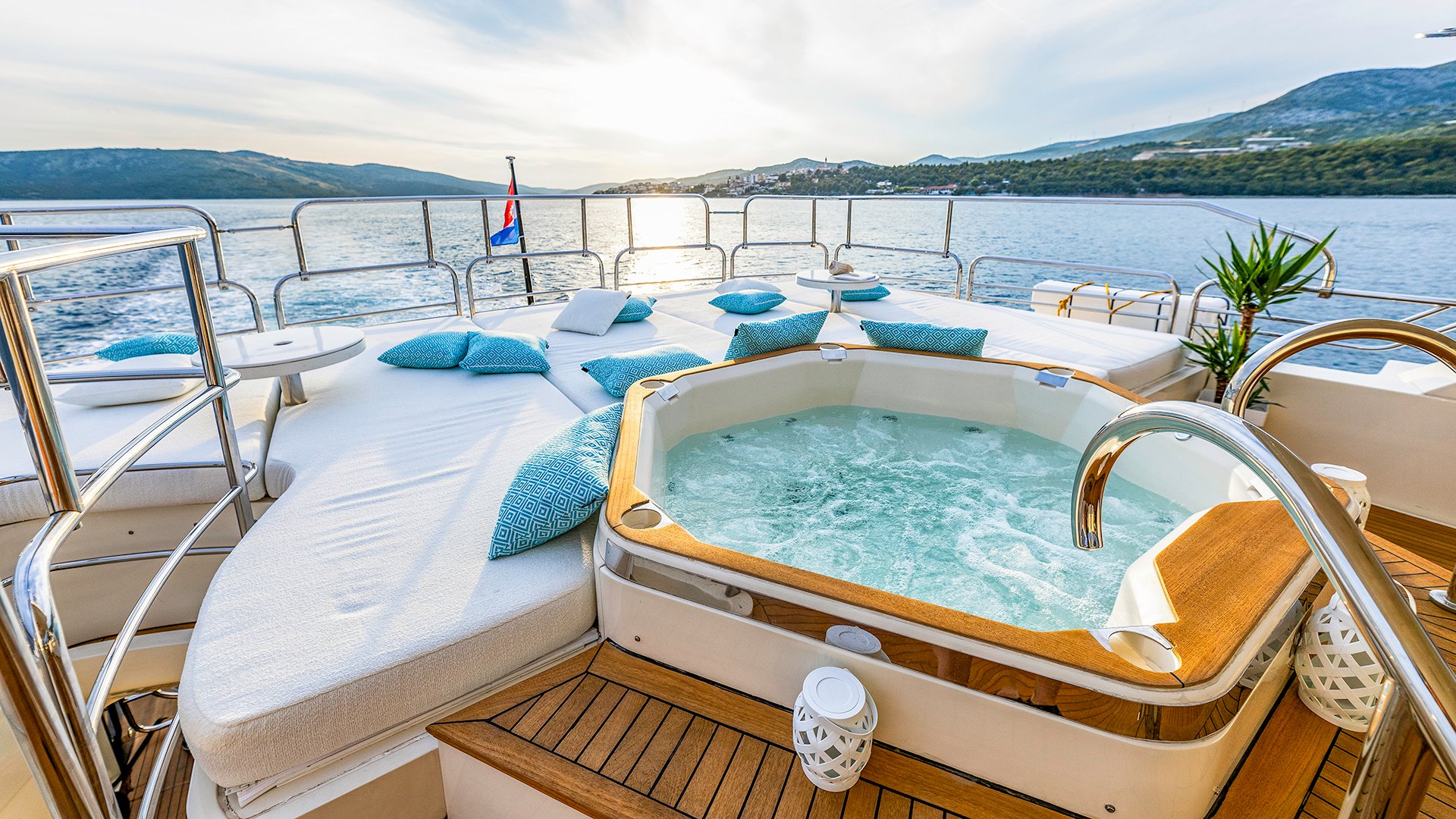 Arago - Motor Yacht in Trogir