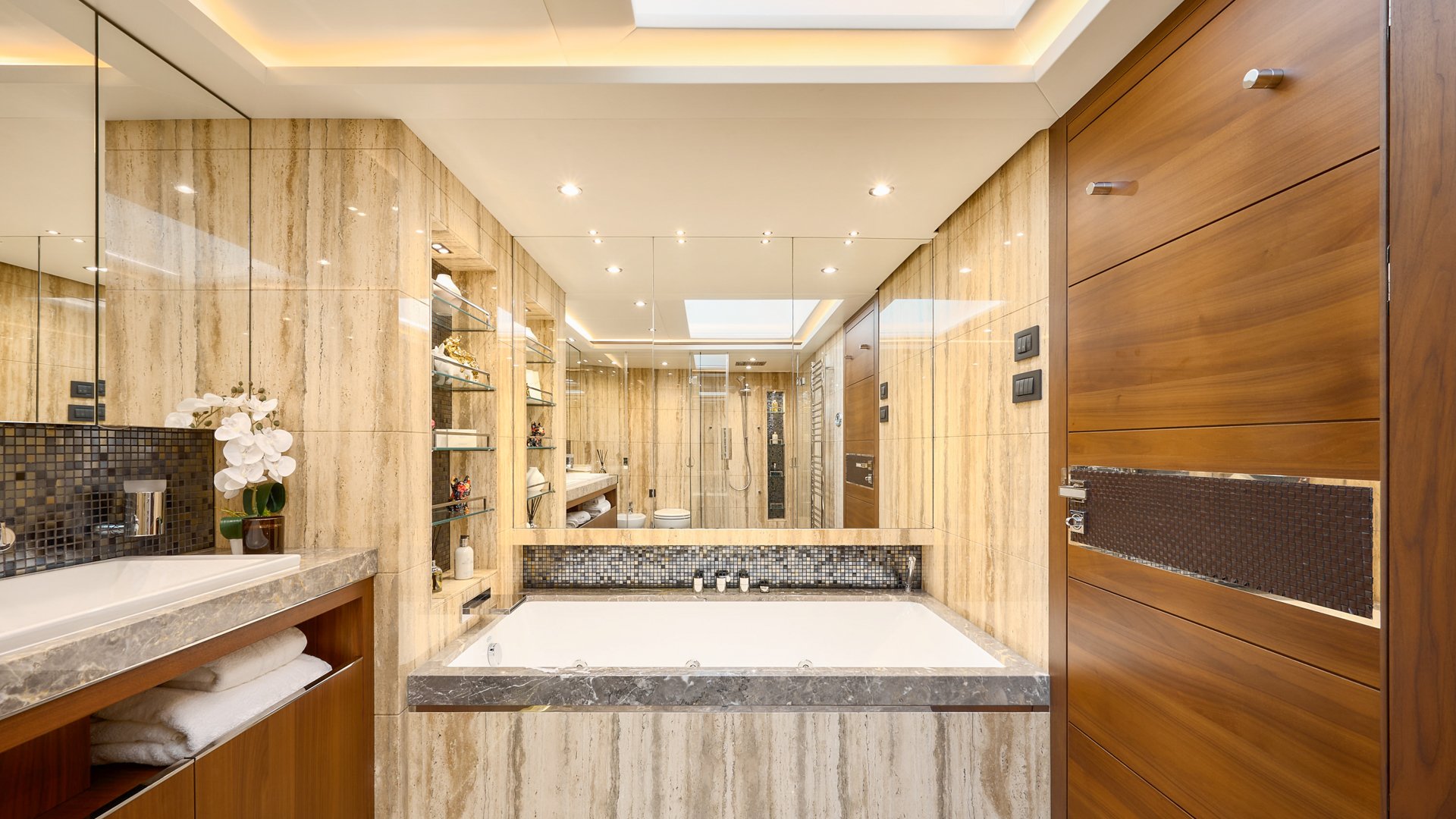 Mirage IV - Motor Yacht in Split