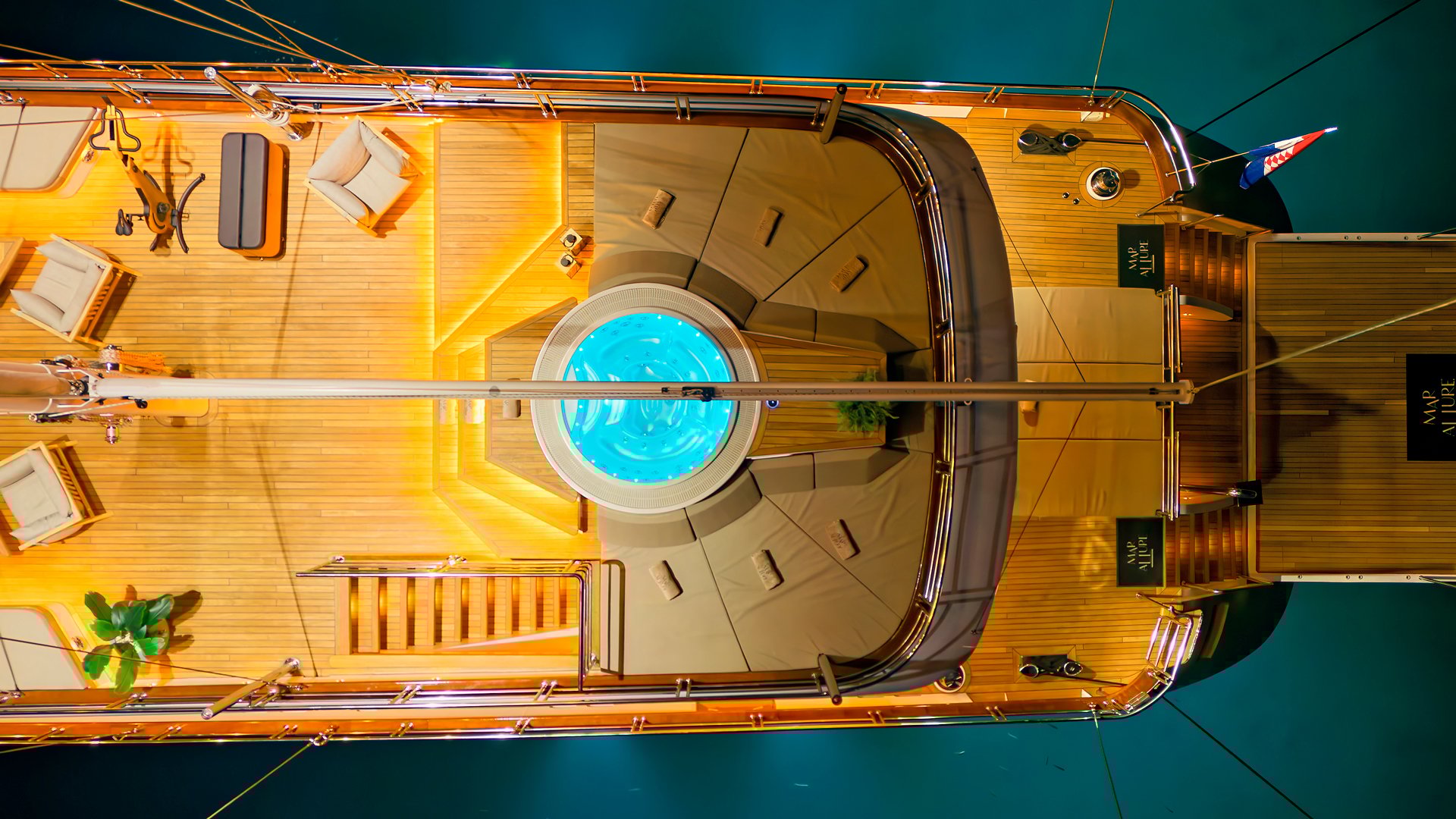 Marallure - Sailboat in Split