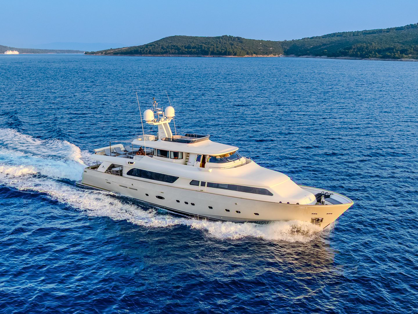 Klobuk - Motor Yacht in Kaštel Gomilica