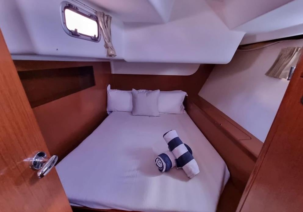 Thidawaree - Sailboat in Koh Chang Tai