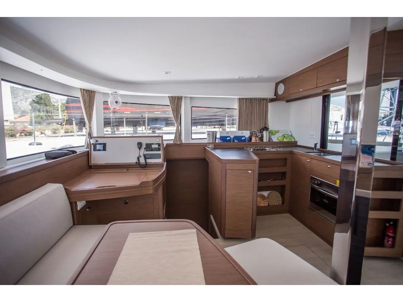 Ariel 3 - Catamaran in Koh Chang Tai