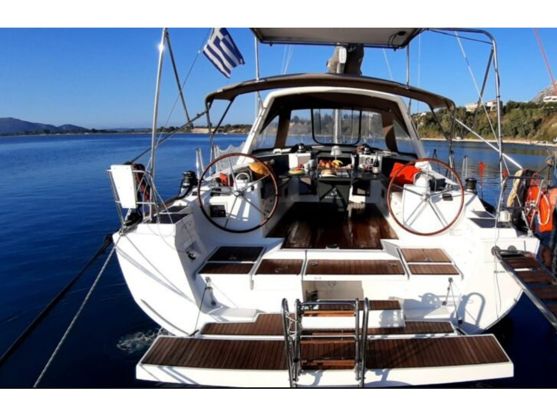 Zeppelin - Sailboat in Palairos