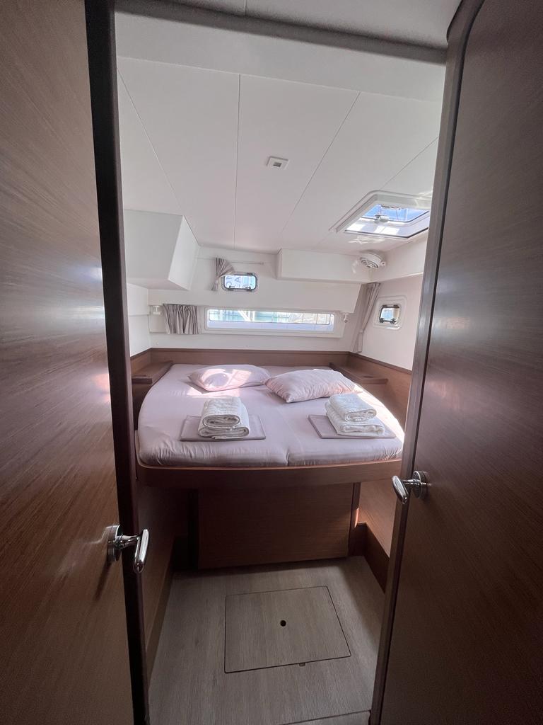 Queen Annezia - Catamaran in Lefkada