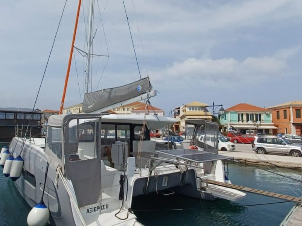 Axieros II - Catamaran in Ligia