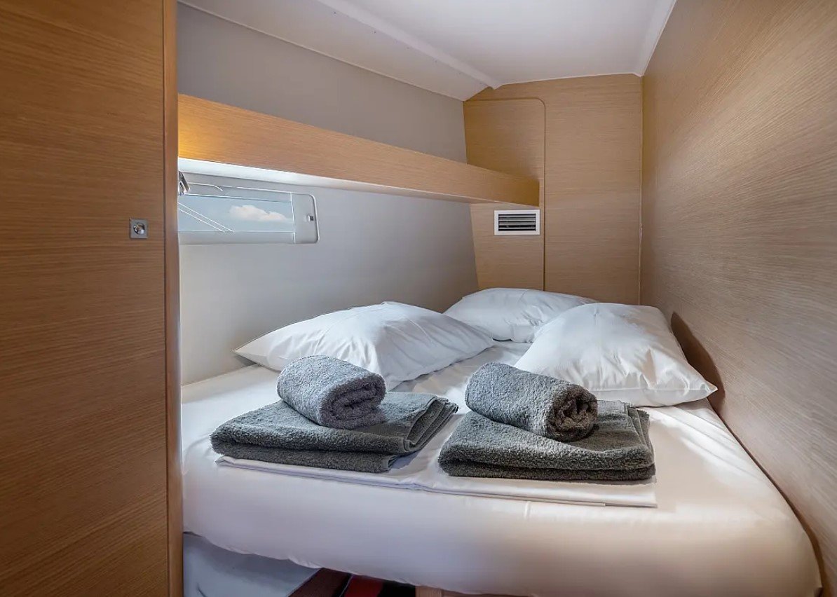 Kosmopolitan - Sailboat in Lefkada