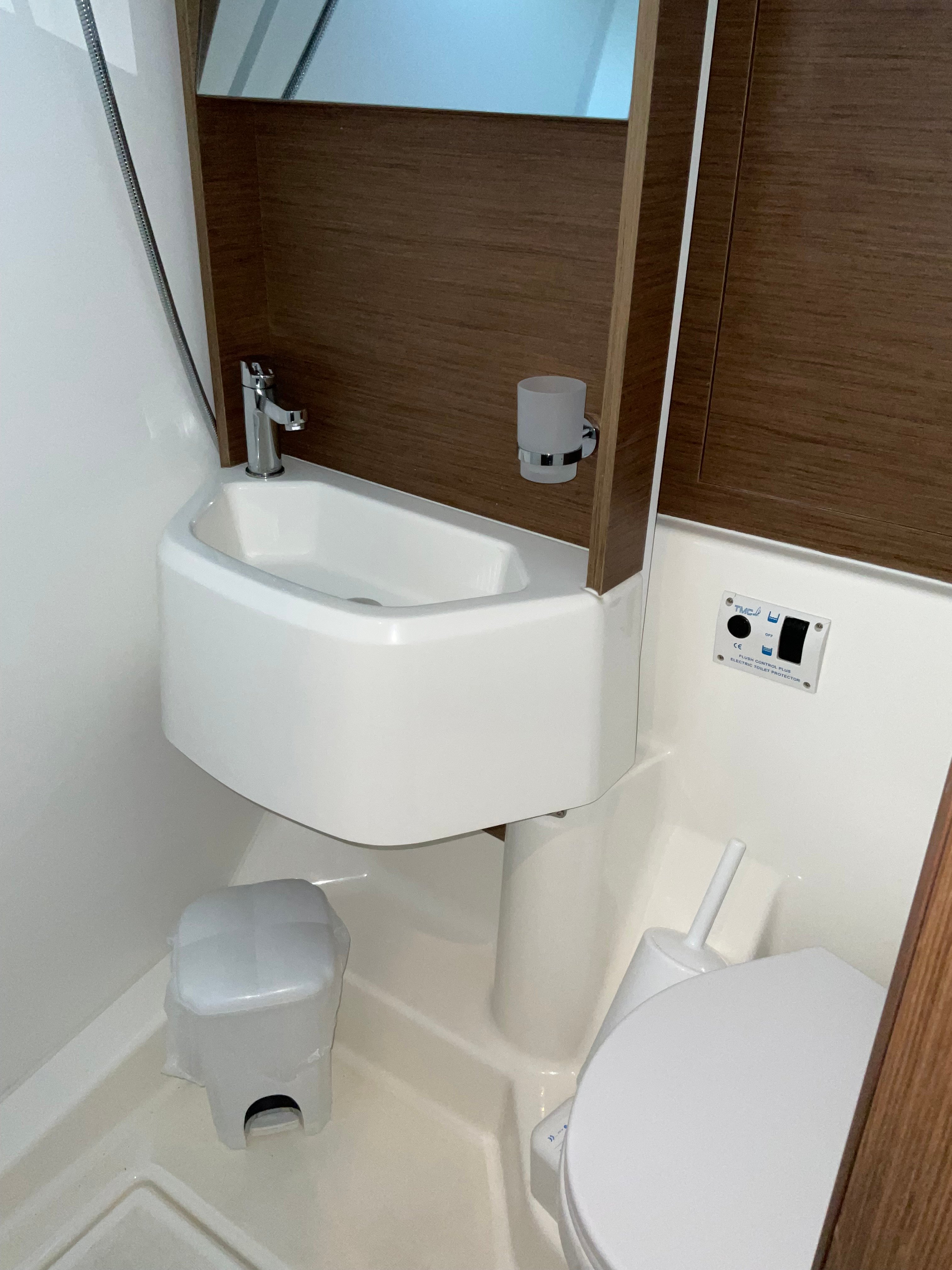 Retsina - Sailboat in Lefkada