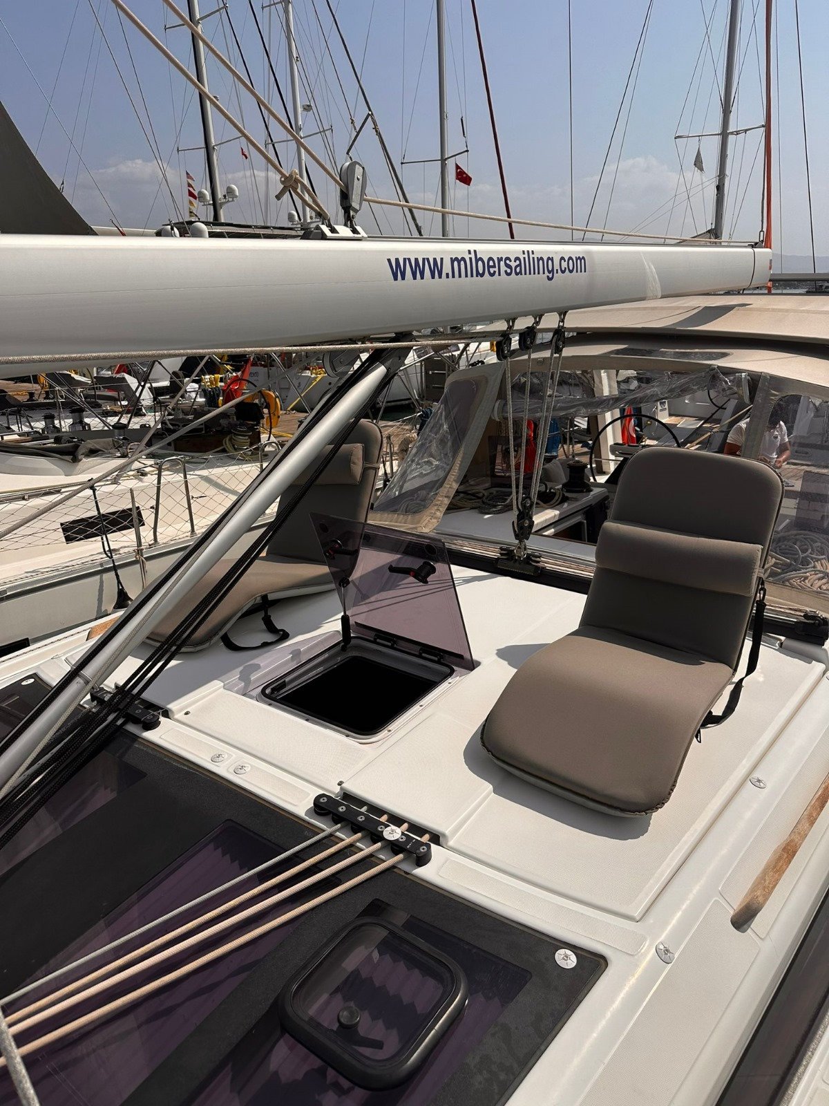 Scarlet - Sailboat in Karagözler