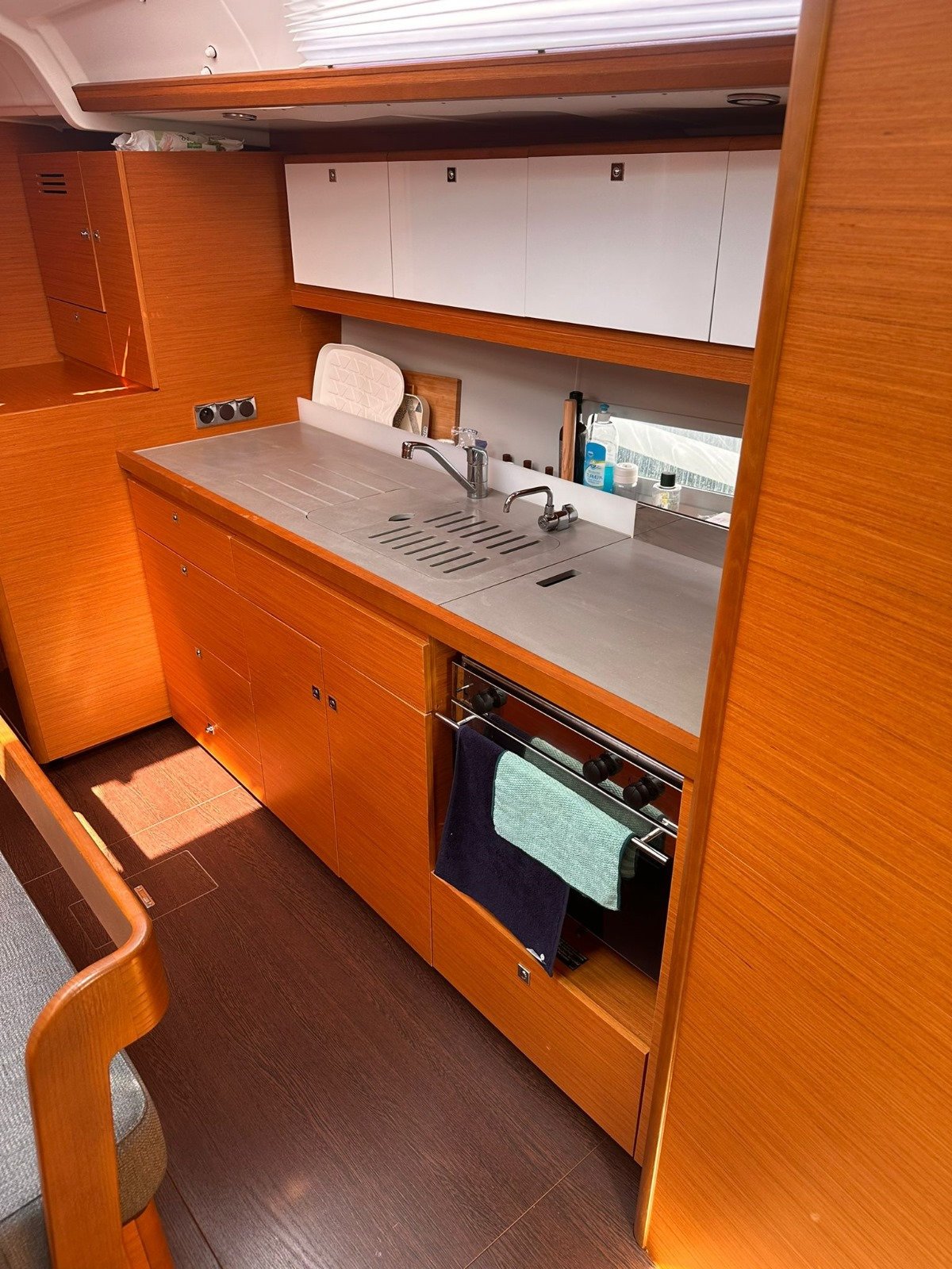 Scarlet - Sailboat in Karagözler