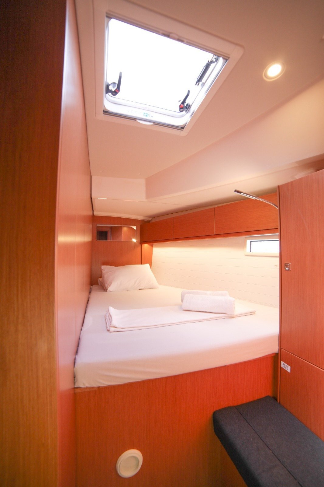 Sail Monde - Yelkenli içinde Karagözler