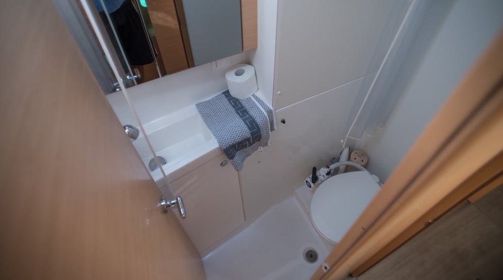 EXPLORER - Katamaran içinde Lefkada