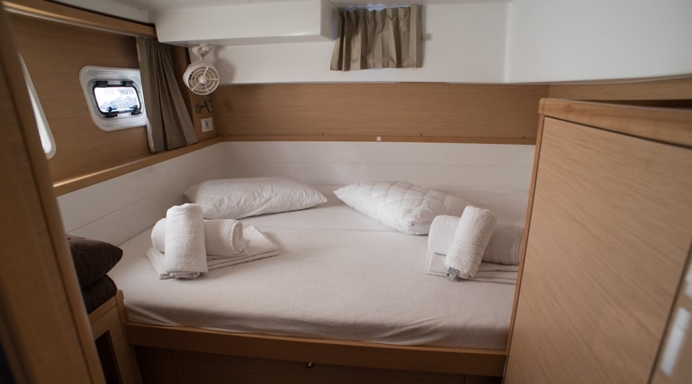 EXPLORER - Katamaran içinde Lefkada