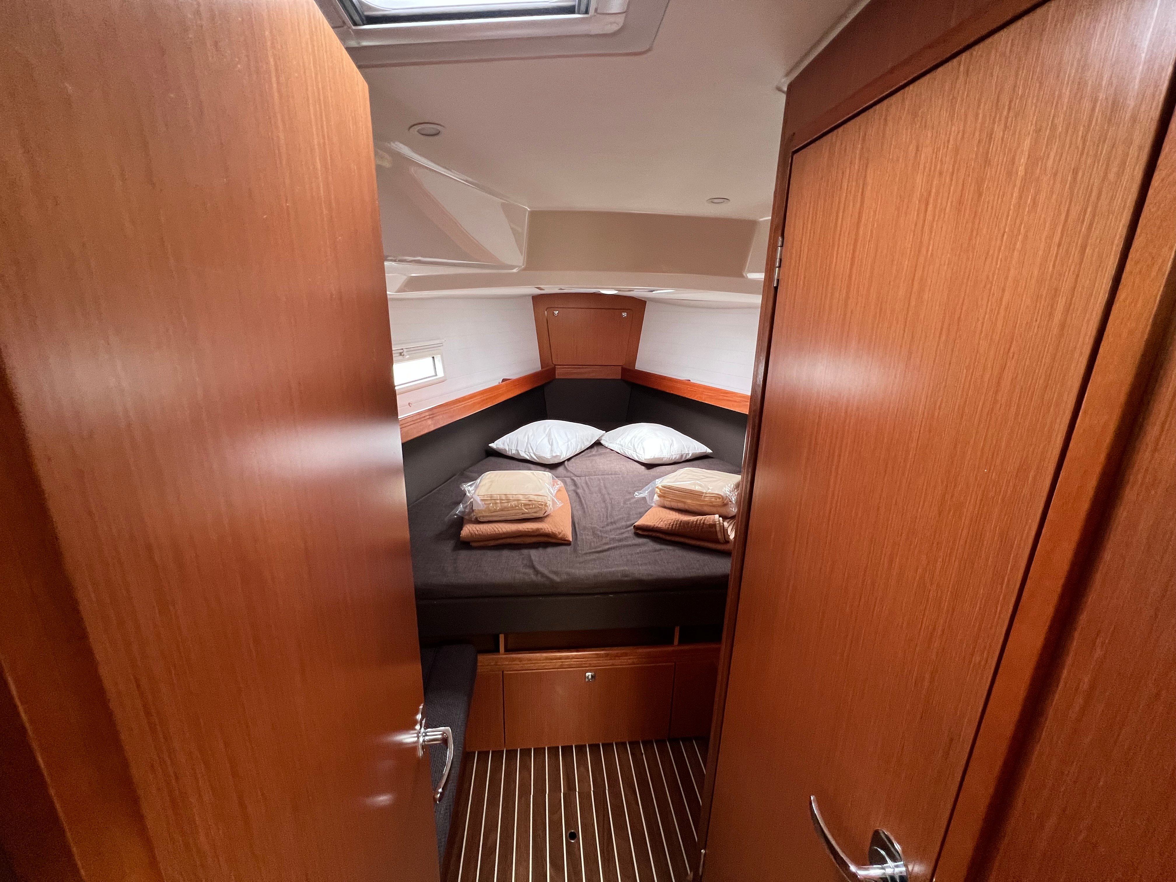 NIREUS - Yelkenli içinde Lefkada