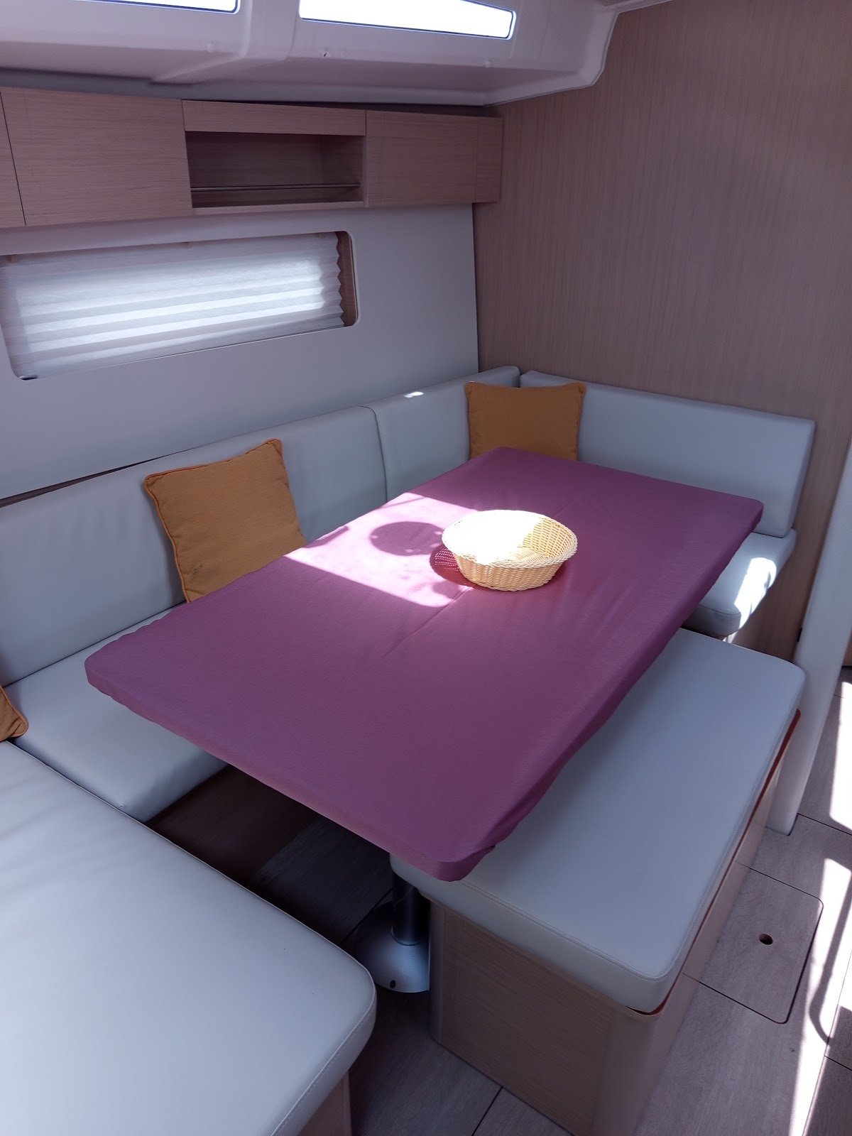 AVRA - Yelkenli içinde Lefkada