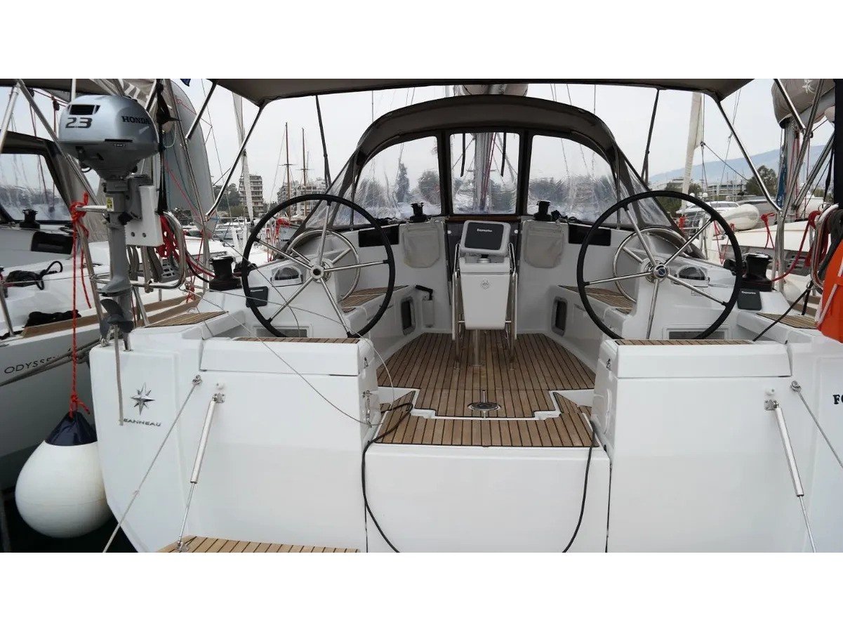 ORESTIS - Yelkenli içinde Lefkada