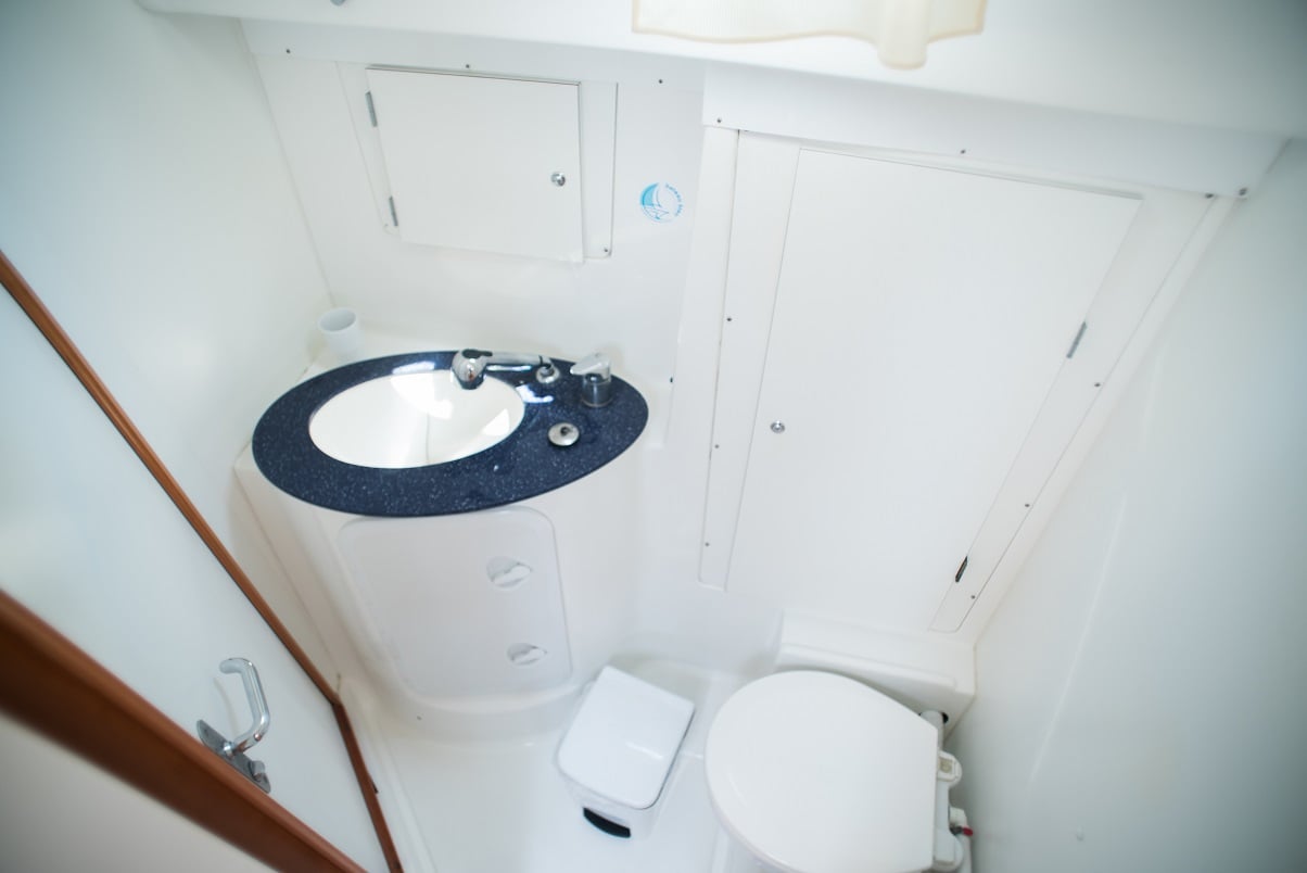 GEORGE'S - Yelkenli içinde Lefkada