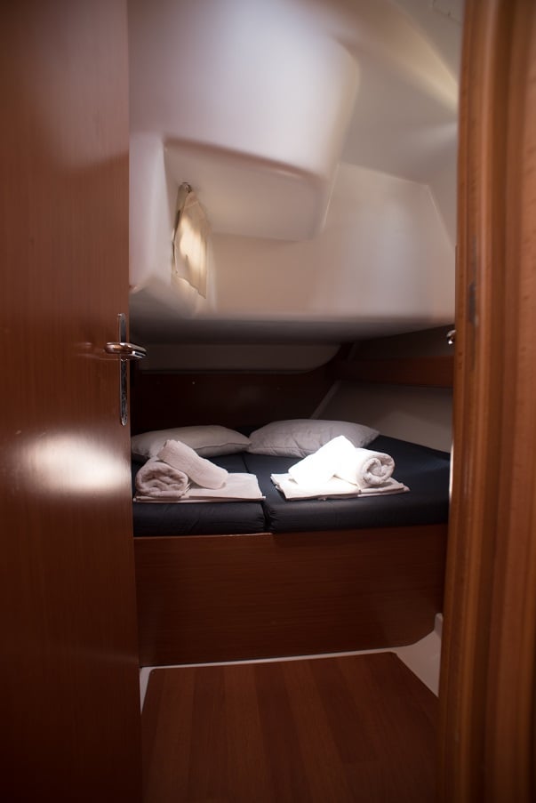 GEORGE'S - Yelkenli içinde Lefkada