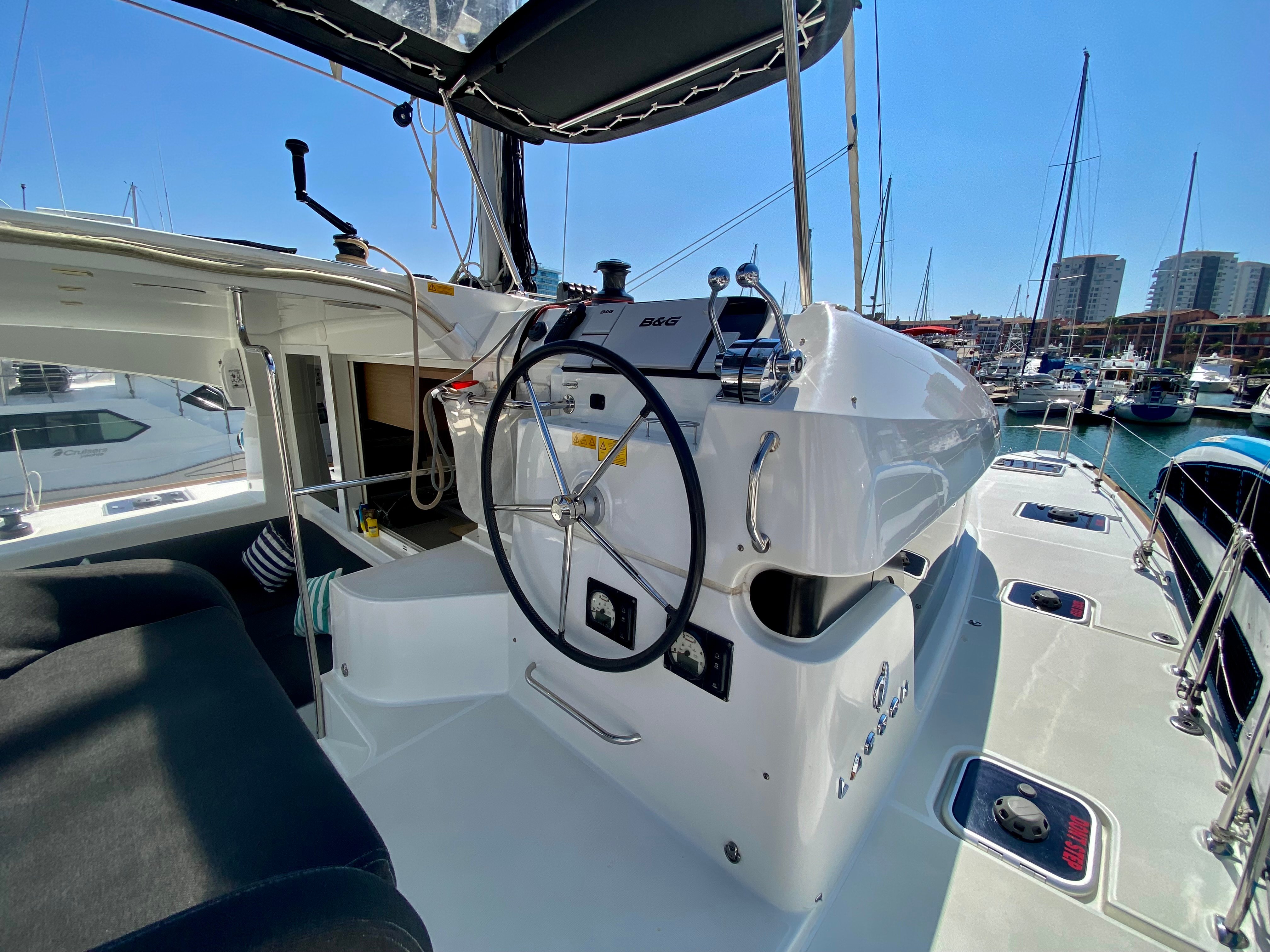 Laguna Goo - Catamaran in Marina Vallarta
