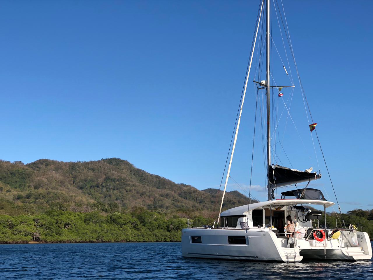 Kat 40 - Catamaran in Marina Vallarta